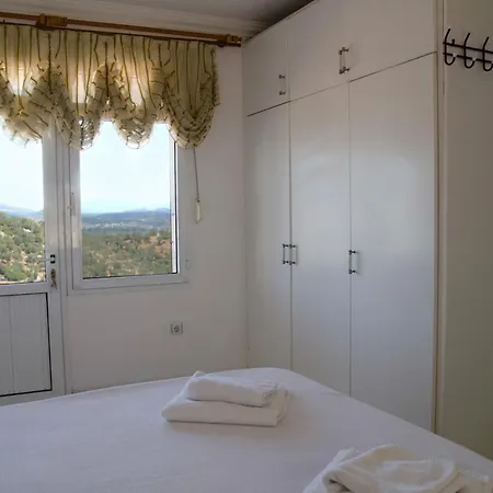 House With Private Beach And Terrace In Milas Holiday home *